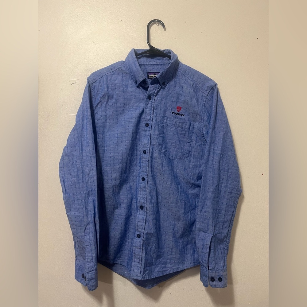 Patagonia Organic Cotton Textured Blue Button-Down Shirt with Trek Embroidery